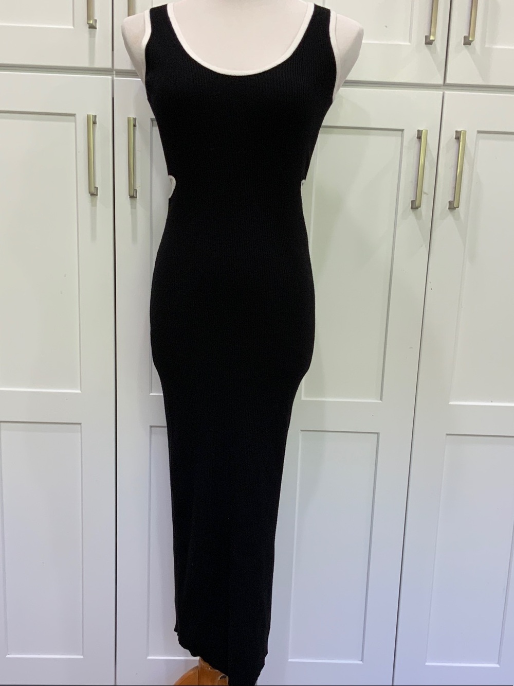 House of Harlow 1960 Black Ribbed Scoop-Neck Maxi Dress